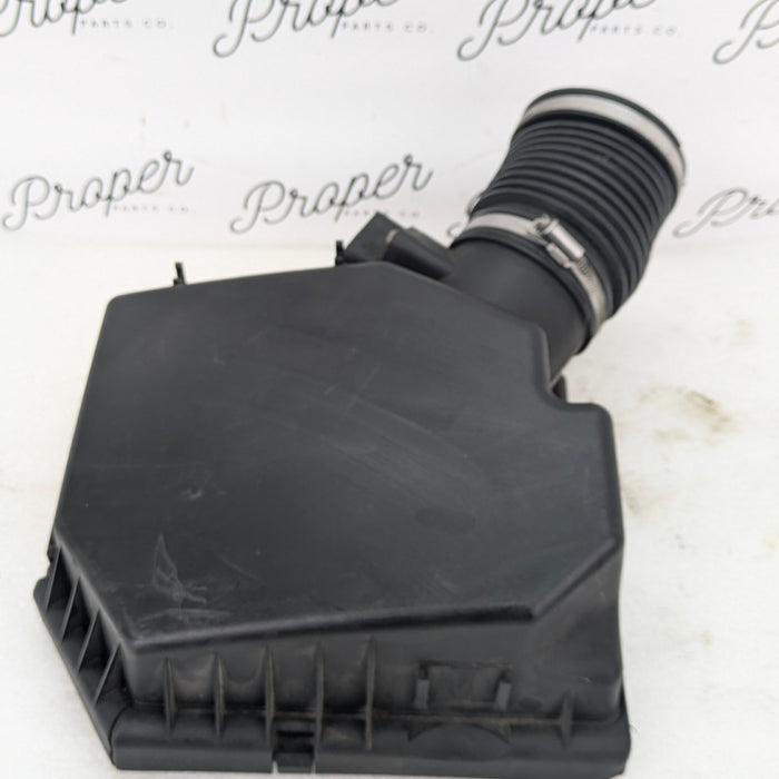 BMW E60 E61 M5/E63 E64 M6 Left/Driver Side Intake Air Box Filter Housing Top & MAF 13717853884/7834213 *DAMAGED*