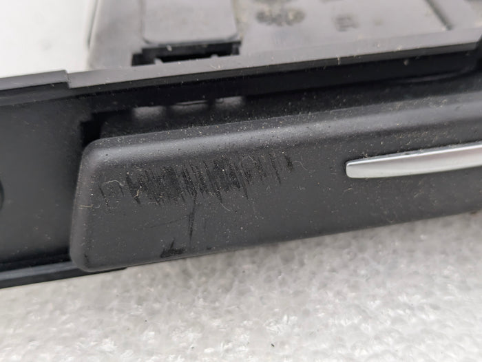 BMW E90 E91 E92 E93 3 Series Right/Passenger Side Dashboard Cupholder Black 7127461 *DAMAGED*