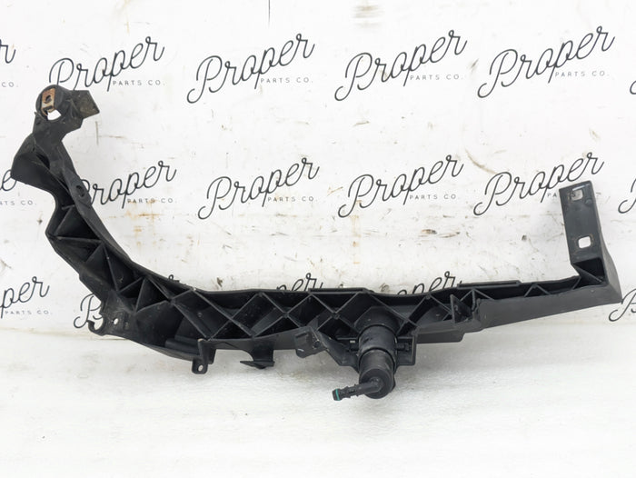 BMW E90 E91 335xi 335d 328xi 323i LCI Left/Driver Side Headlight Mounting Bracket 7138401