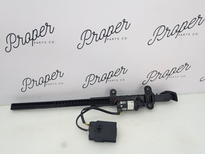 BMW E92 M3 Right/Passenger Side Front Seatbelt Handover & Control Module 9164380/9167237