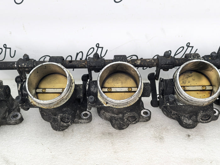 BMW S85 E60 E61 M5 E63 E64 M6 Throttle Body Assembly & Hall Sensor Cylinder 6-10 13547841814