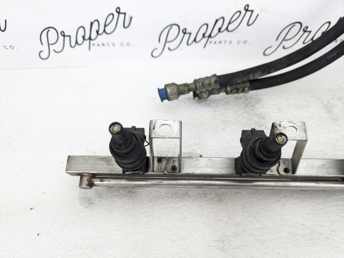 BMW E46 328ci 323ci M52 Fuel Rail Injector Tube & Fuel Injectors 1433024/1427240