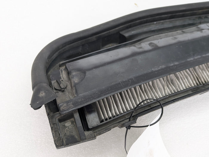 BMW E46 330ci 328ci 325ci 323ci 320i Cabin Air Micro Filter Housing Trim 64318370066