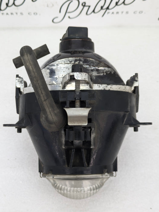 BMW E46 330i 328i 325i 323i Sedan/Wagon Front Left Bumper Fog Light 6911007