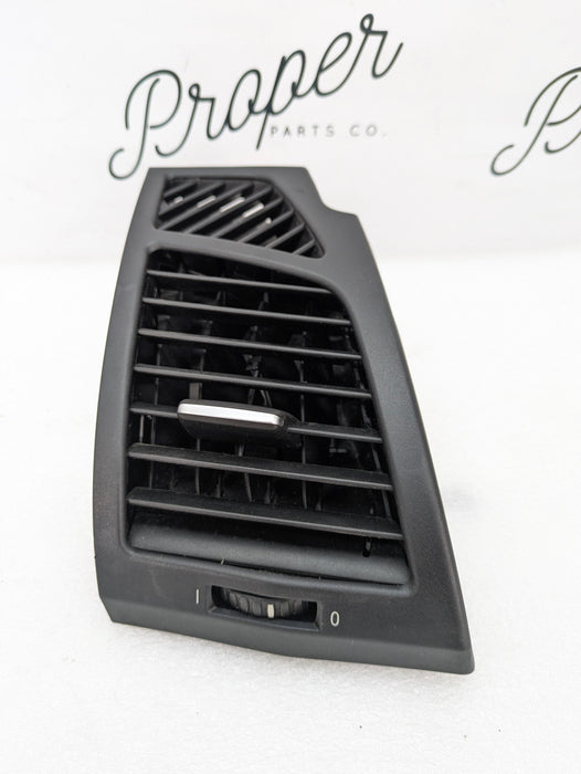 BMW E82 E88 135i 128i Right/Passenger Side Dashboard Air Vent 7059188 *DAMAGED*