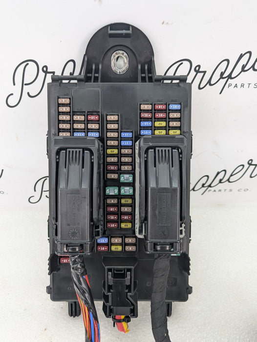 2021 Volvo V60 T6 R-Design Interior Cabin Fuse Relay Box Block Module 32142591