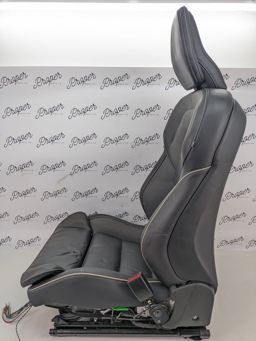 2021 Volvo V60 T6 R-Design Front Right/Passenger Side Black Leather Heated Seat *DAMAGED*