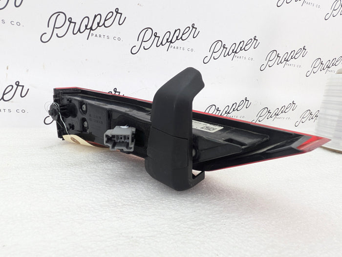 2021 Volvo V60 T6 R-Design Rear Right/Passenger Side Inner Hatch Tail Light 31468187 *DAMAGED*