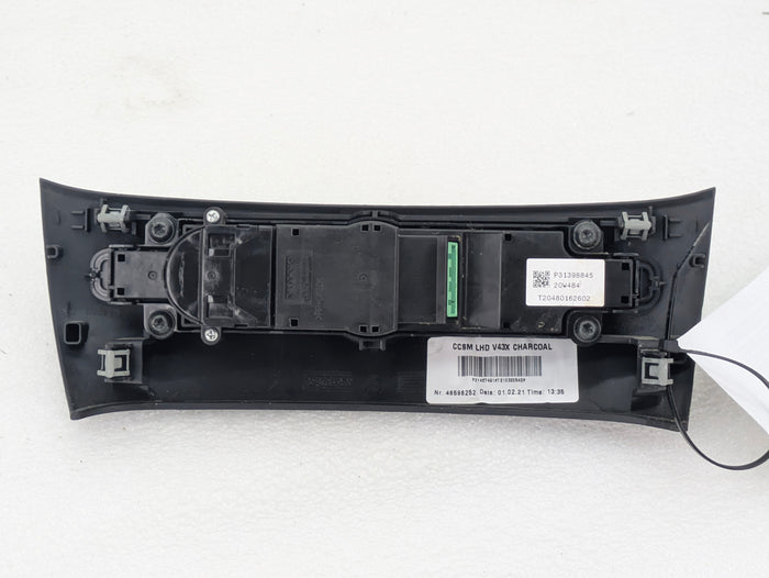 2021 Volvo V60 T6 R-Design Radio Control Panel W/Hazard Lights & Defroster Button 31398845