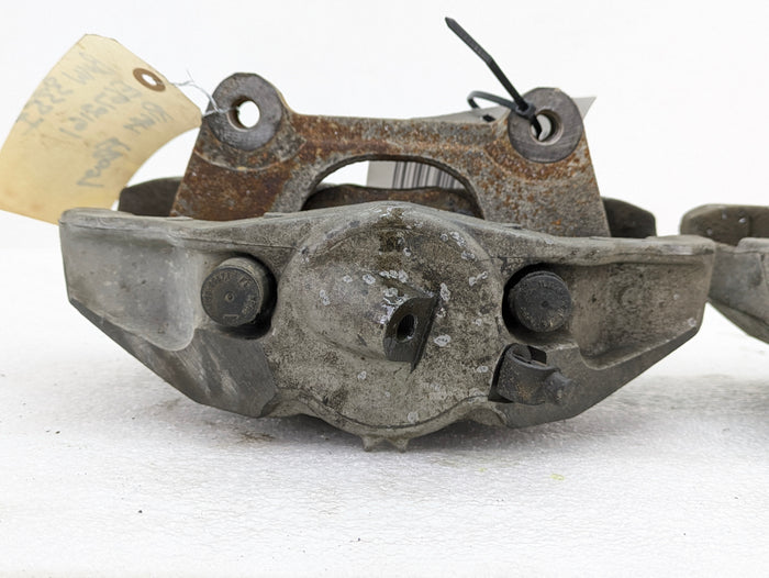BMW E91 E92 E93 E90 335i/335xi Front Brake Calipers 34116773201/34116773202