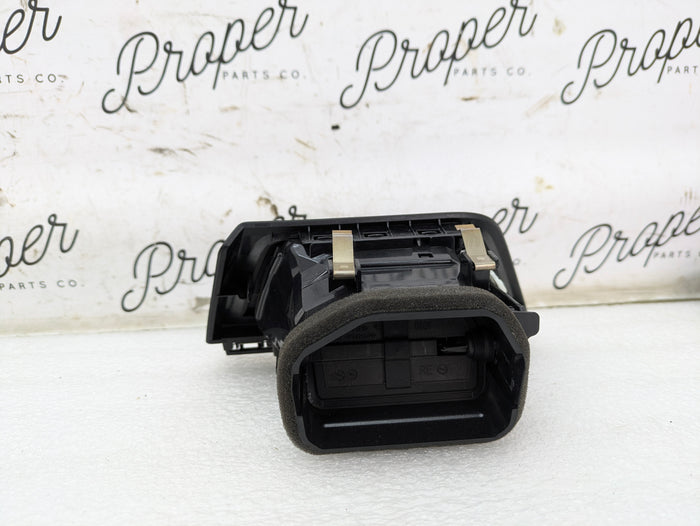 BMW F32 F30 F31 F33 F34 F36 435xi 428xi 440xi 430xi Right/Passenger Side Dashboard HVAC Air Vent 9218550