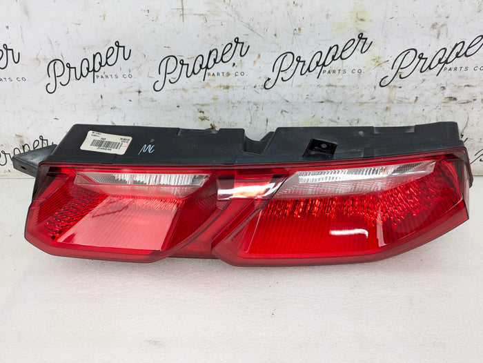 Chevrolet C7 Corvette Stingray Z51 Rear Right/Passenger Side Tail Light 23170470