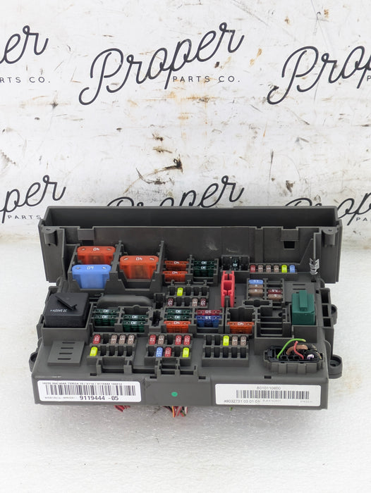 BMW E92 E93 E90 E91 3 Series Front Power Distribution Fuse Box 9119444