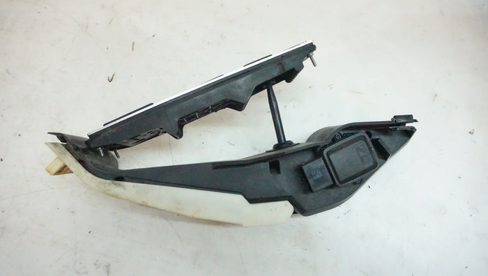 BMW E46 MANUAL THROTTLE PEDAL W/ BRACKET 6762481