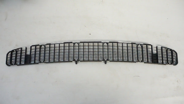 BMW E46 COUPE/CONVERTIBLE HOOD GRILL 8220766