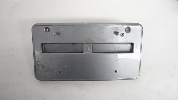 BMW E46 FRONT BUMPER LISCENSE PLATE HOLDER COUPE/CONVERTIBLE 8204364