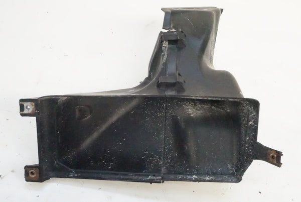BMW E92/E93 N54 FRONT RIGHT OIL COOLER DUCT 51717161434