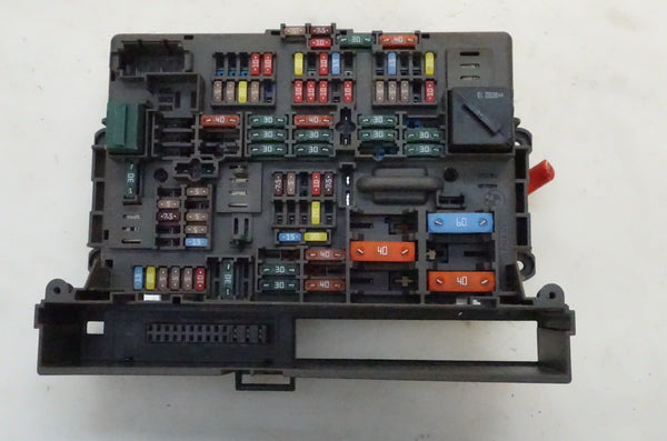 BMW E9X REAR FUSE PANEL 9119444