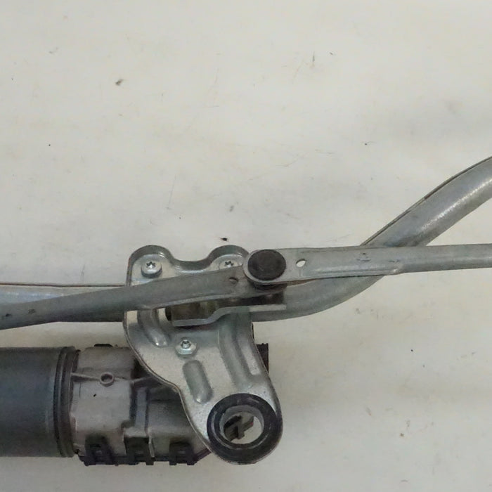 BMW E46 WINDSHIELD WIPER MOTOR W/ LINKAGE