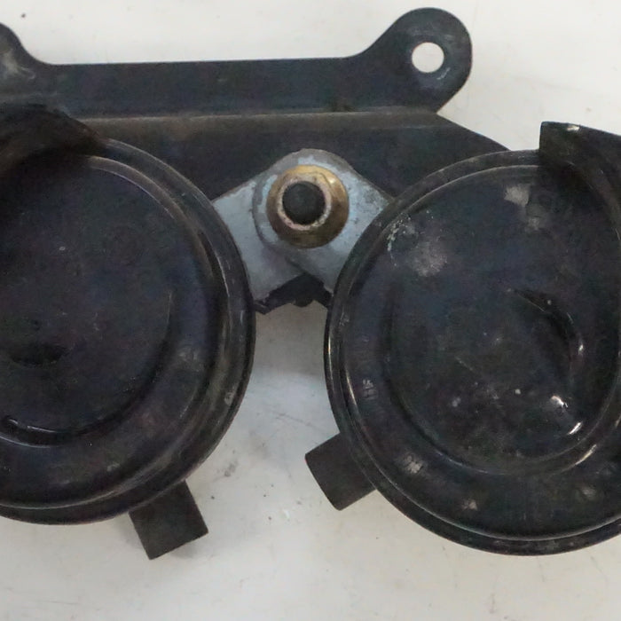 BMW E46 HORN BRACKET 61337833016