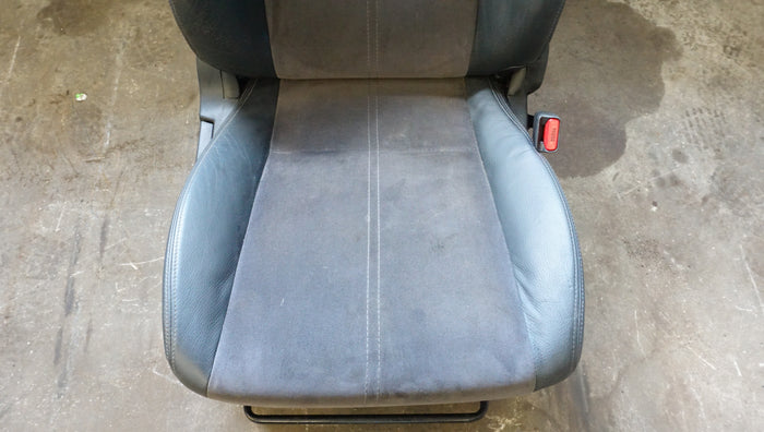 SUBARU WRX STI (GR) FRONT SEATS