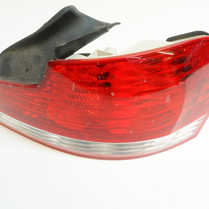 BMW E82 E88 TAIL LIGHT RIGHT