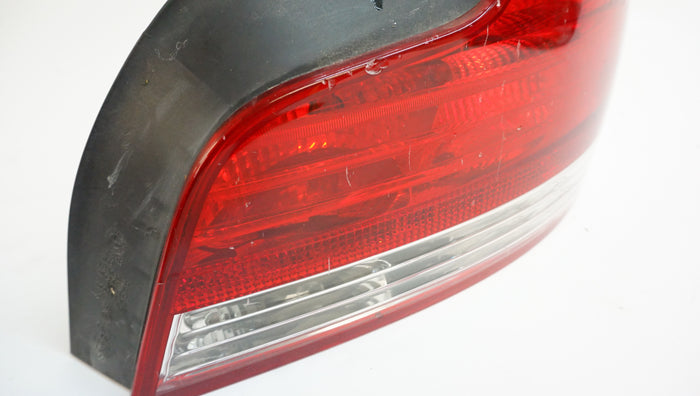 BMW E82 E88 TAIL LIGHT RIGHT