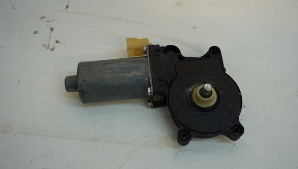 BMW E46/E85/E53/E64 Window Motor Right Front 8362063