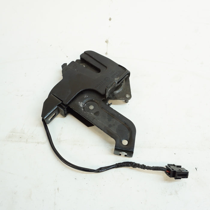 BMW E46 3 Series Convertible Tonneau Cover Latch Driver Side 8248313