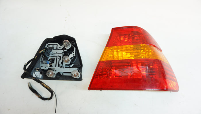 BMW E46 Sedan Right Outer Tail Light W/ Bulb Holder 6907934