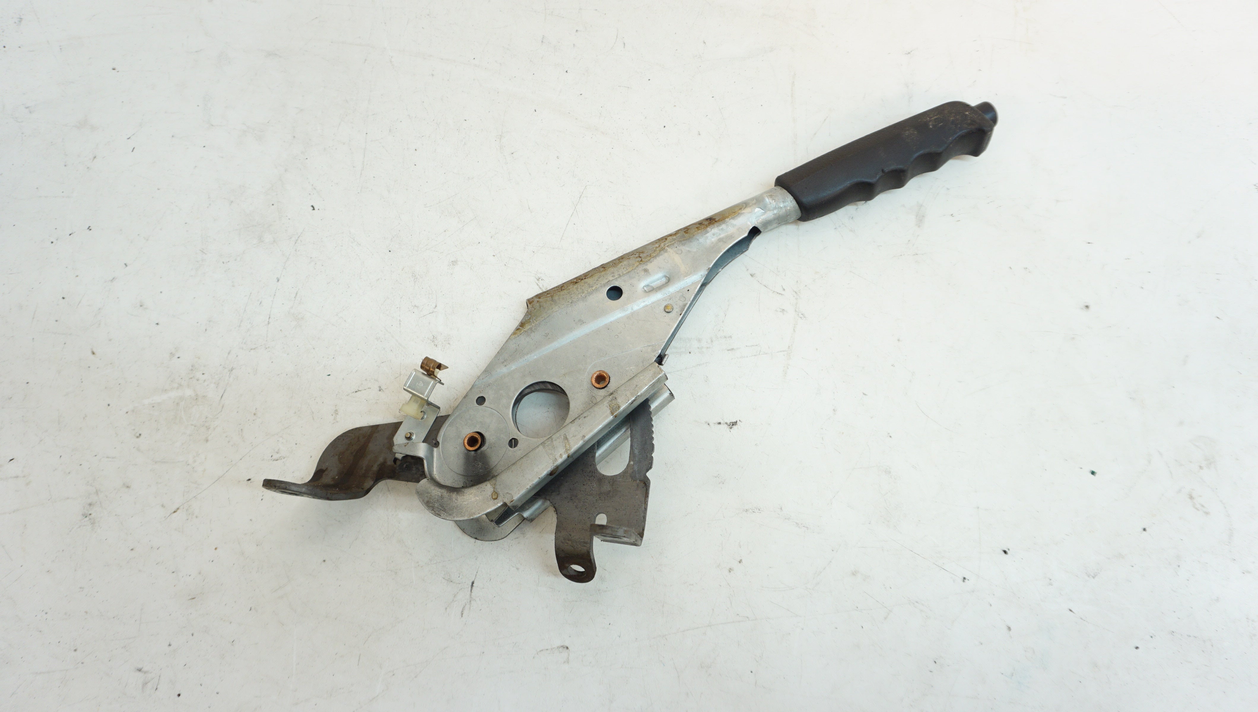thumbnail image 2 of Handmade Real Poplar Wood Handbrake Handle For BMW E32 E34 E36 – New, Poplar Wood Finish 2 of 3
