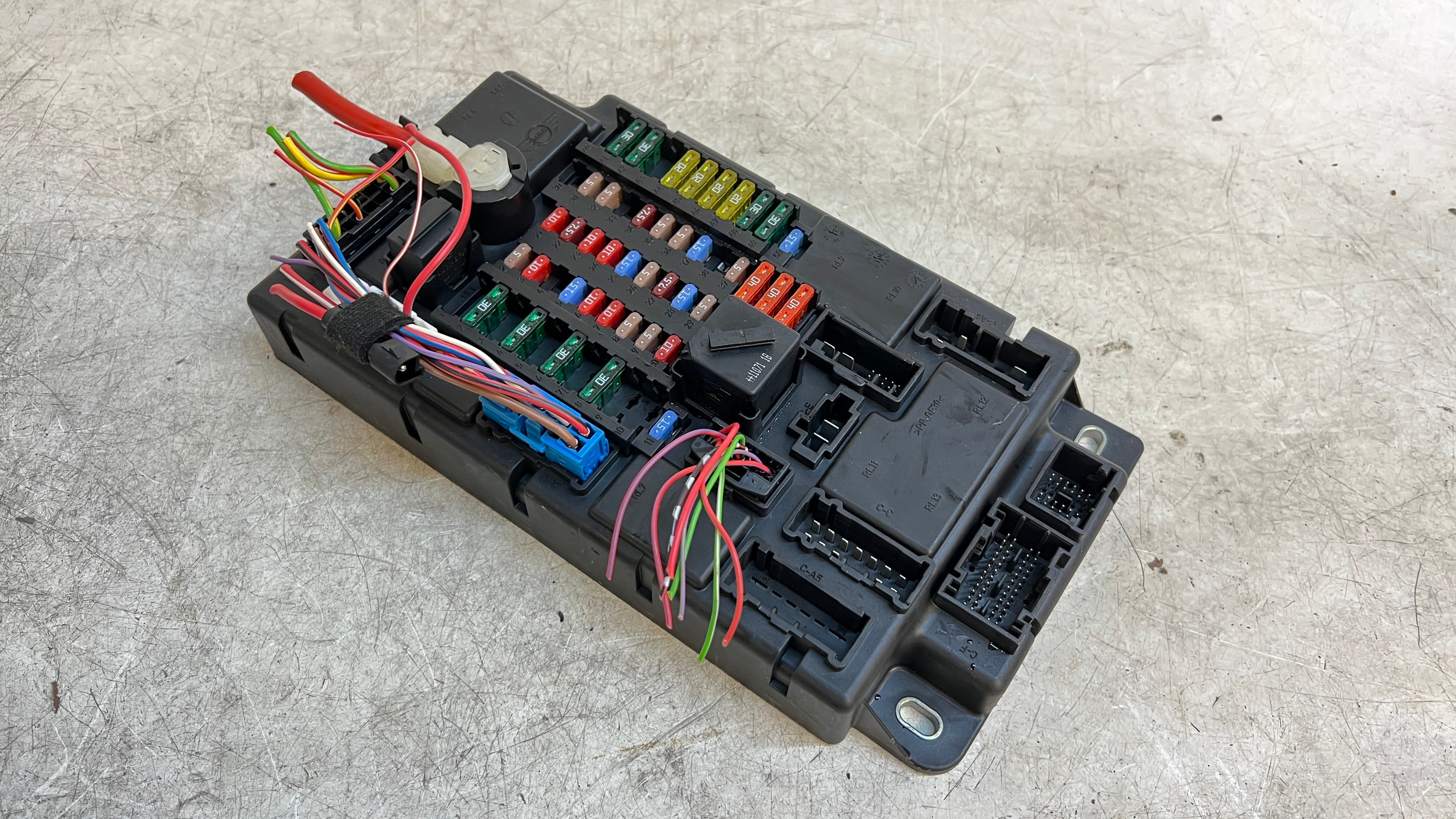 Mini R56 Fuses MINI R56 Cooper S Fuse Box/Power Distribution Module SPEG High 6135345 ...