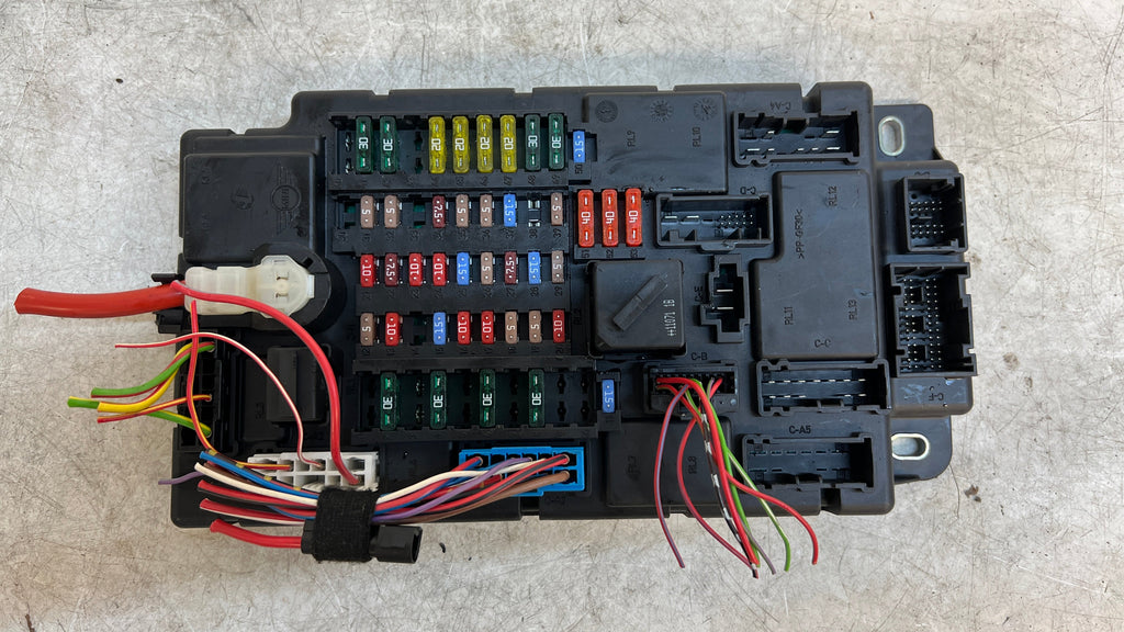 Mini R56 Fuses MINI R56 Cooper S Fuse Box/Power Distribution Module SPEG High 6135345 ...